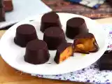 Opskrift Chokolade fyldt med saltet smørkaramel og mandler