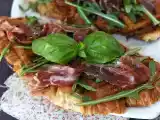 Opskrift Croffle, den vaffelformede croissant med figensyltetøj, gedeost og iberisk skinke