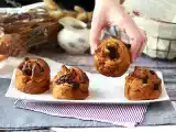 Opskrift Cruffins, kombinationen af en croissant og en muffin, med vaniljecreme og chokolade
