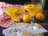 Opskrift Agua de valencia, en middelhavscocktail med cava og appelsin, som du kan lave derhjemme.