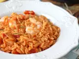 Opskrift Orzo-pasta med tomater og rejer tilberedt som en risotto