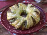 Opskrift Bladerdejsring med pesto, mozzarella og tørrede tomater