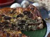 Opskrift Quiche uden bund med svampe, bacon og hytteost