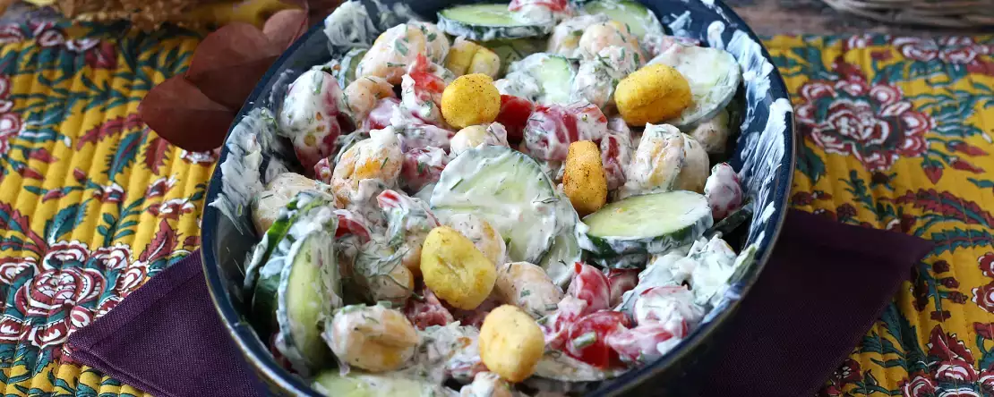 Sprød gnocchi-salat, ultra trendy, velsmagende og afbalanceret, perfekt til sommeren!