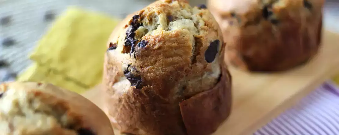 Ekstra gourmetmuffins med banan og chokoladestykker