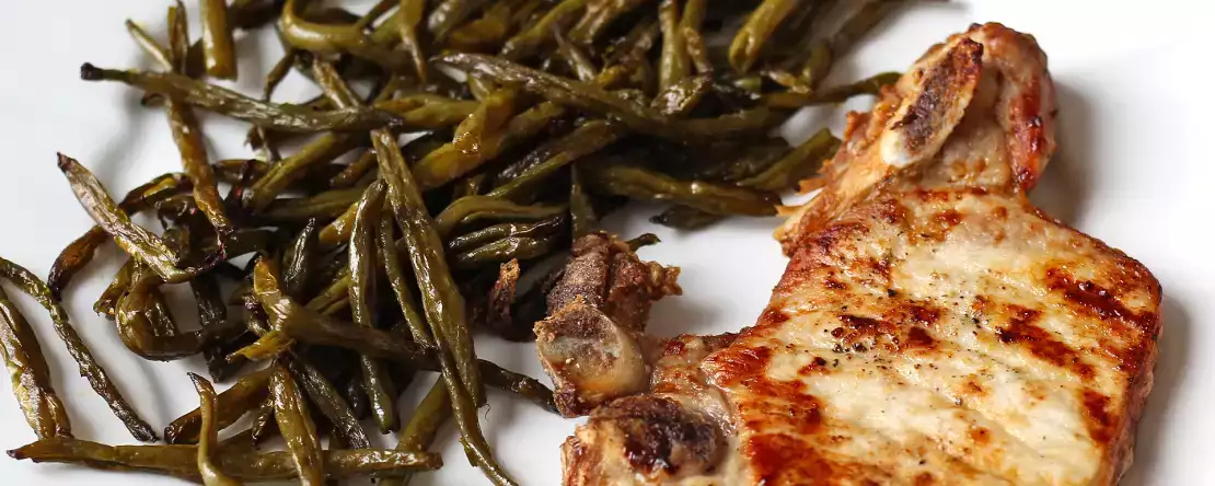 Hvordan tilbereder man en svinekotelet i airfryer?