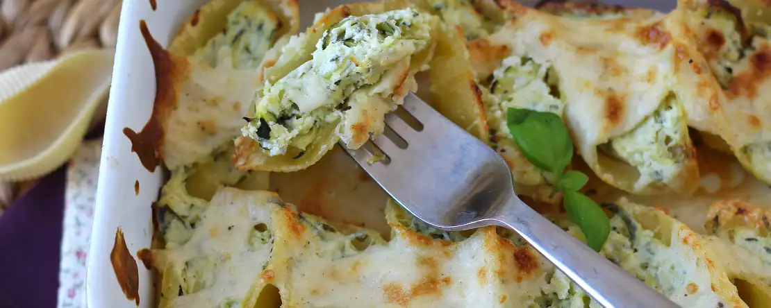 Conchiglioni fyldt med ricotta, courgetter og citron: cremet og gratineret i ovnen