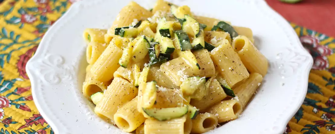 Courgette carbonara: den vegetariske opskrift, der er nem at lave