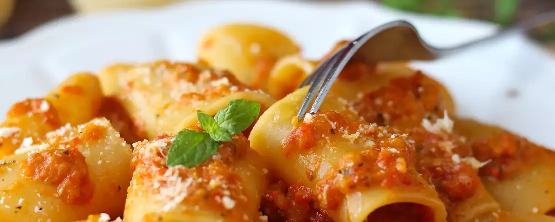 Pasta med peberfrugter og mynte: cremet og duftende
