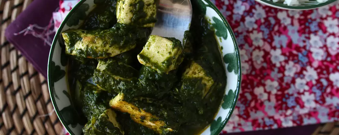 Palak tofu: indisk karryret med spinat og tofu