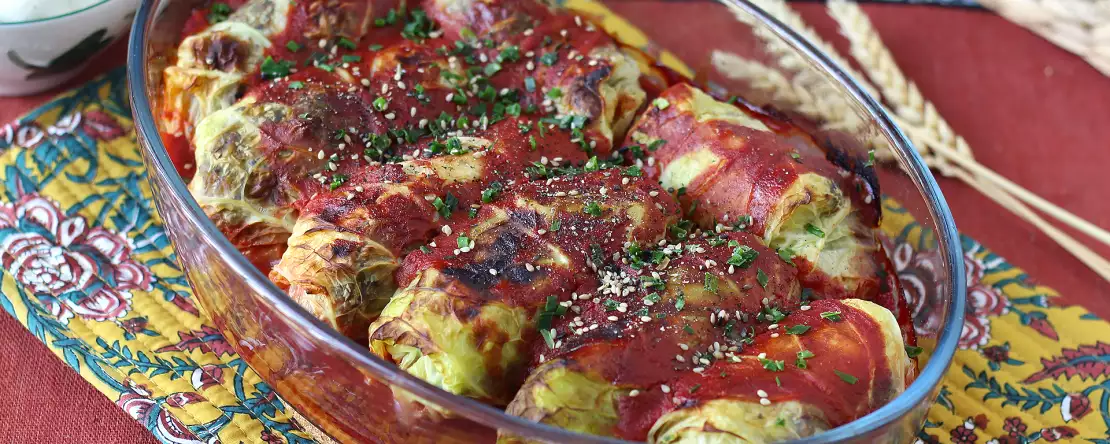 Vegetariske fyldte kålruller med svampe, ris og miso