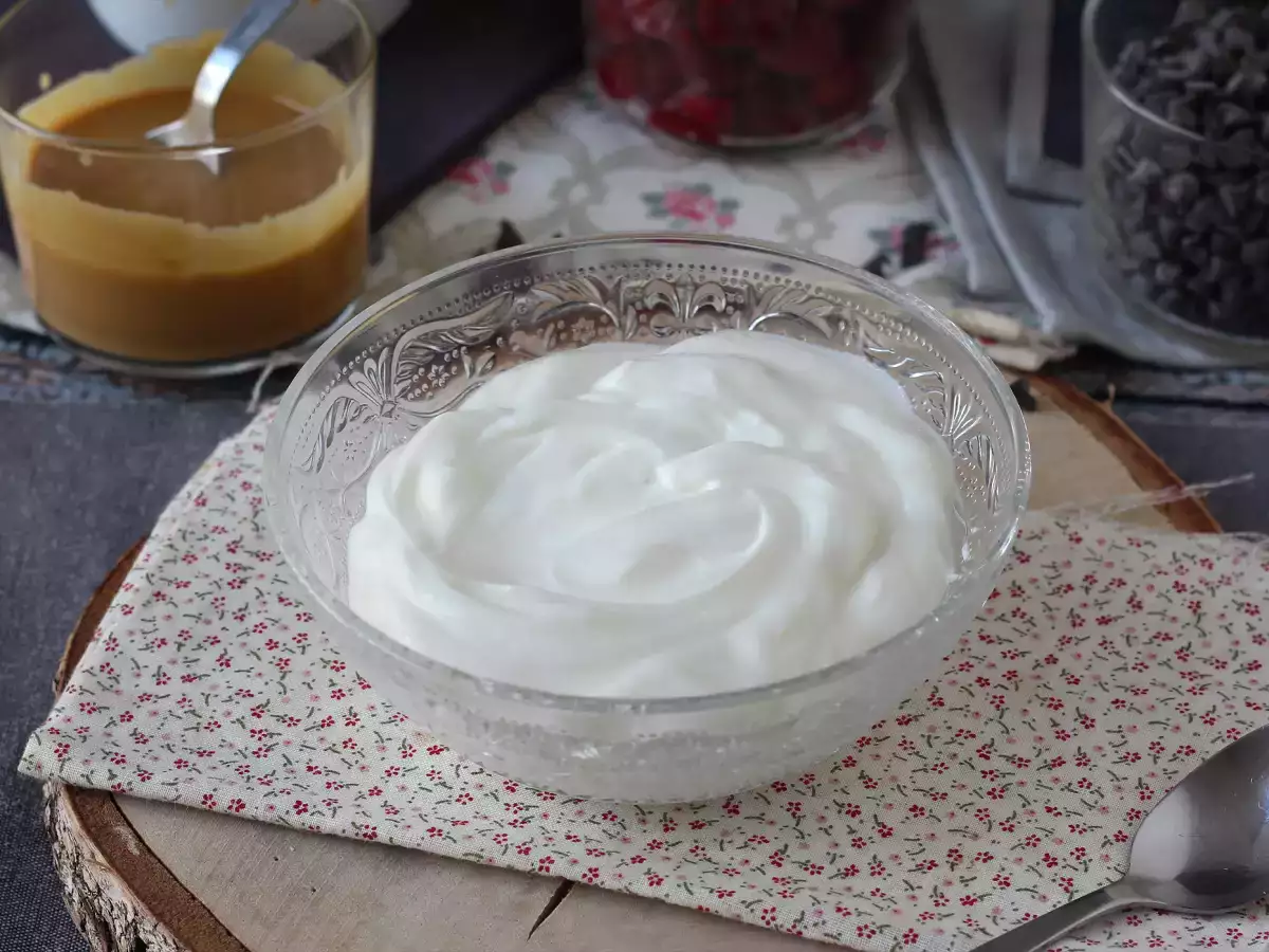 Opskrift Hvordan laver man hjemmelavet skyr? en nem og økonomisk opskrift!