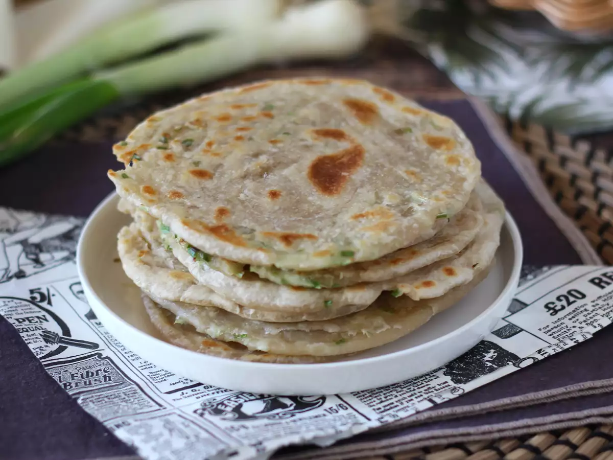 Opskrift Kinesiske pandekager med forårsløg – scallion pancakes