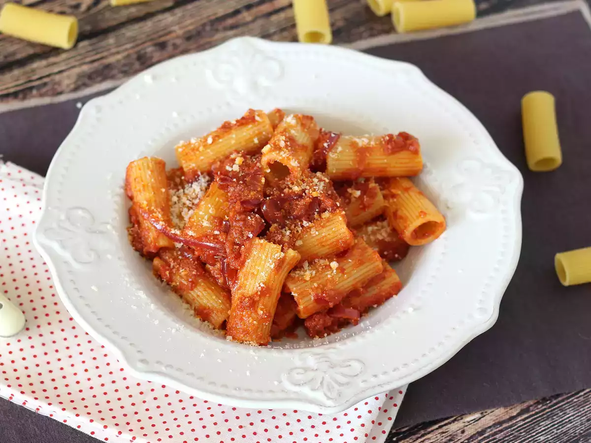 Opskrift Pasta med 'nduja, en pastaret fra calabrien, der er nem at lave