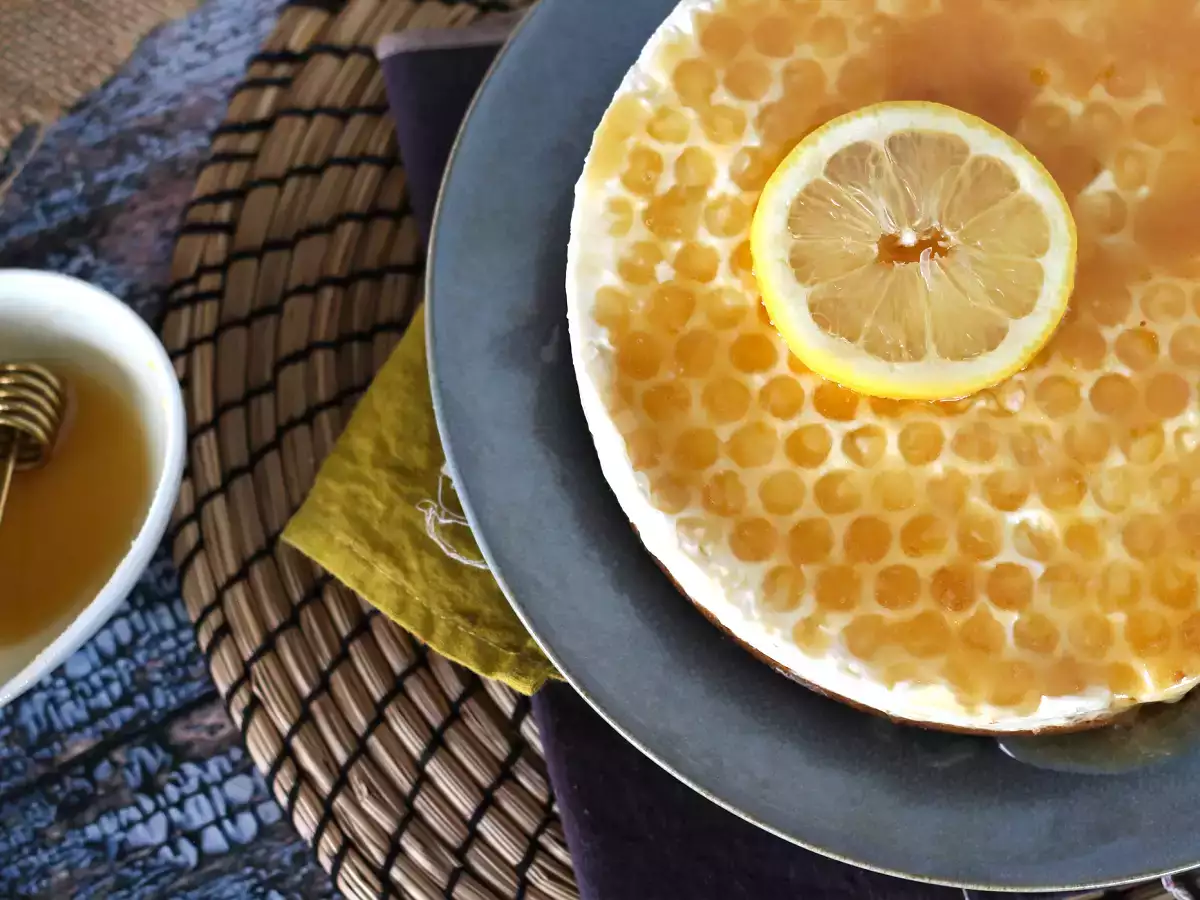 Opskrift No-bake citron- og honningcheesecake (tutorial til kagedekoration)