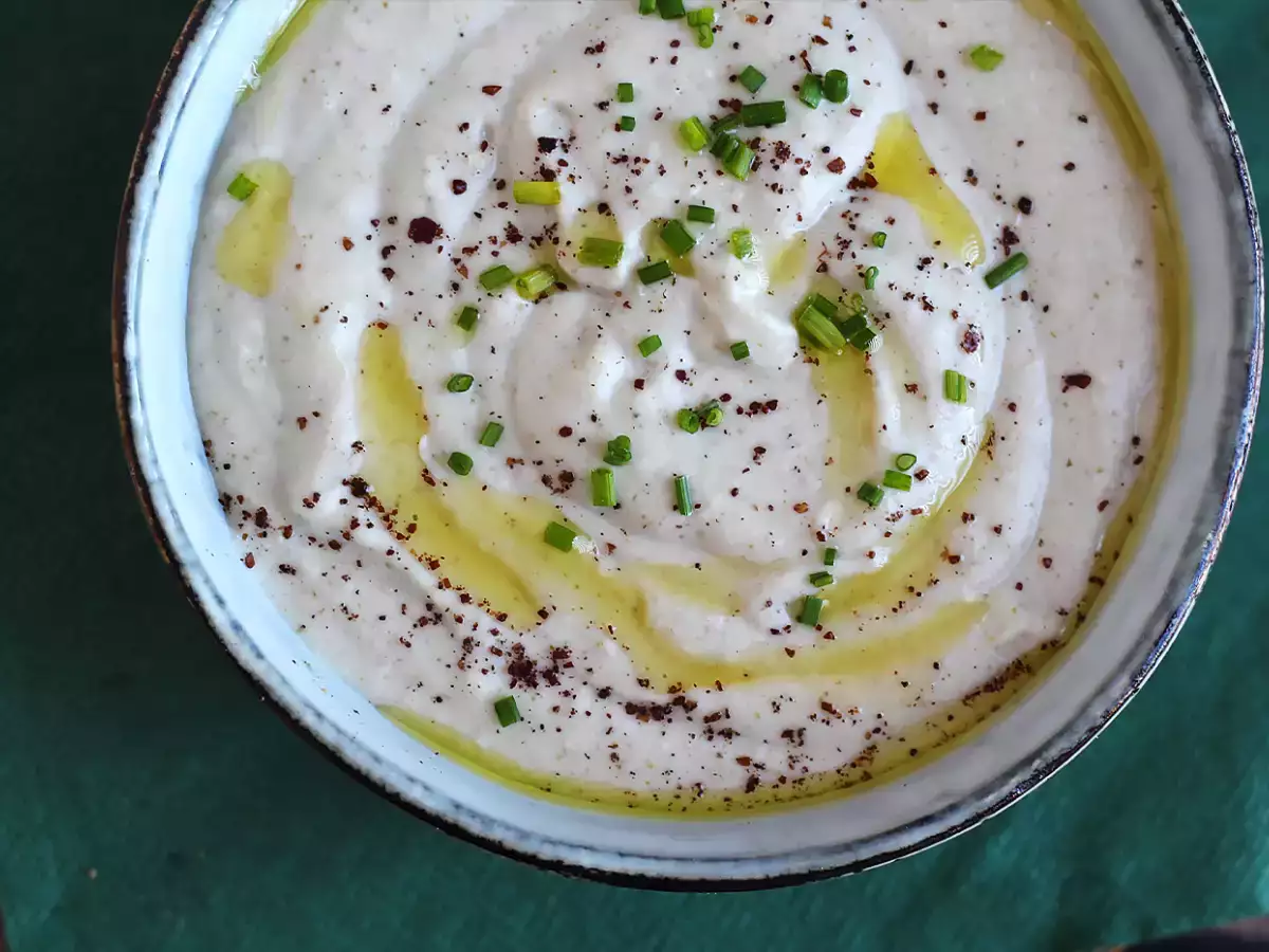 Opskrift Hummus med hvide bønner og kokosmælk
