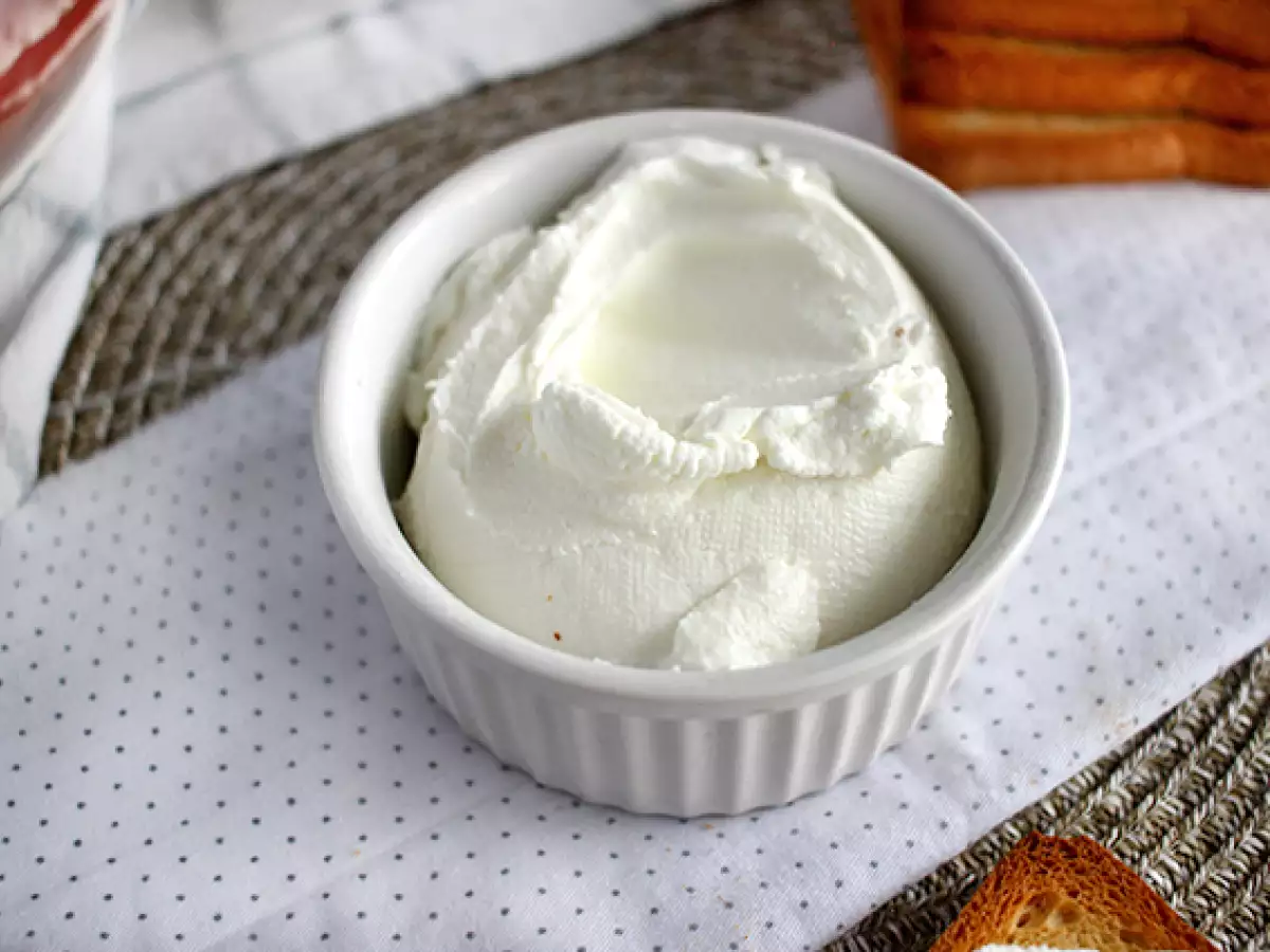 Opskrift Hjemmelavet flødeost (philadelphia-type) med 2 ingredienser