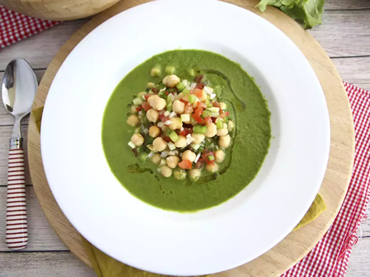 Opskrift Salatsuppe og kikærtesalat