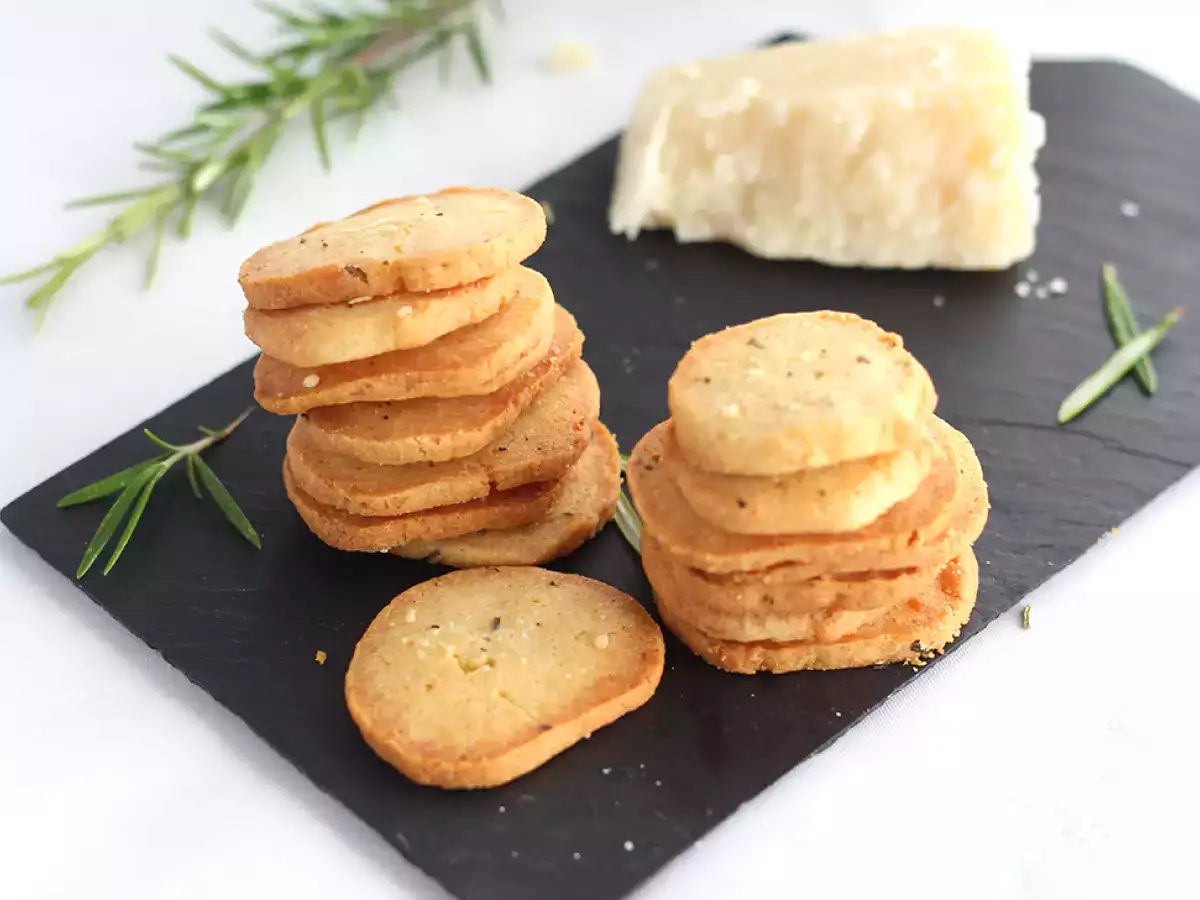 Opskrift Biscuit med parmesan og urter