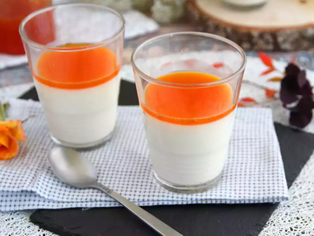 Opskrift Vaniljepanna cotta med abrikoscoulis