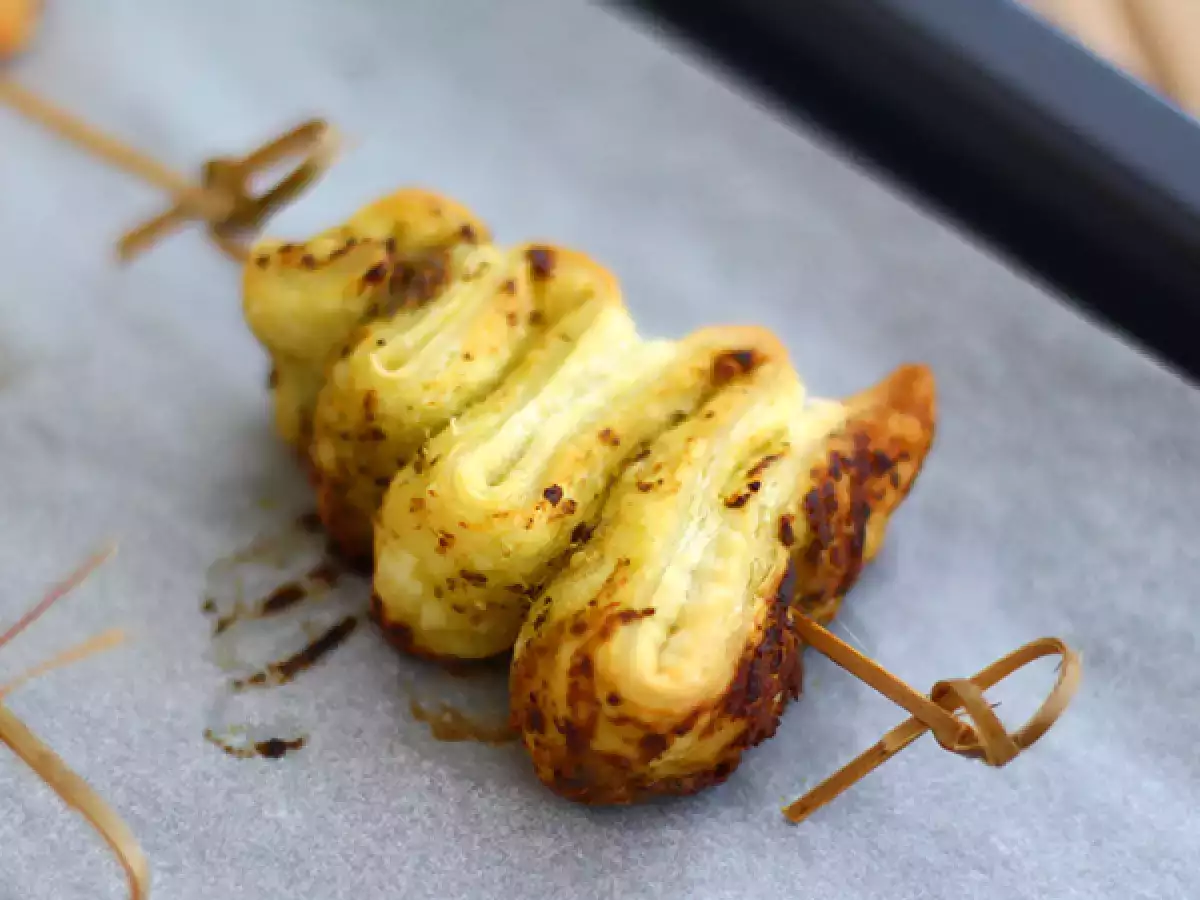 Opskrift Juletræer i butterdej med pesto til en juleaperitif