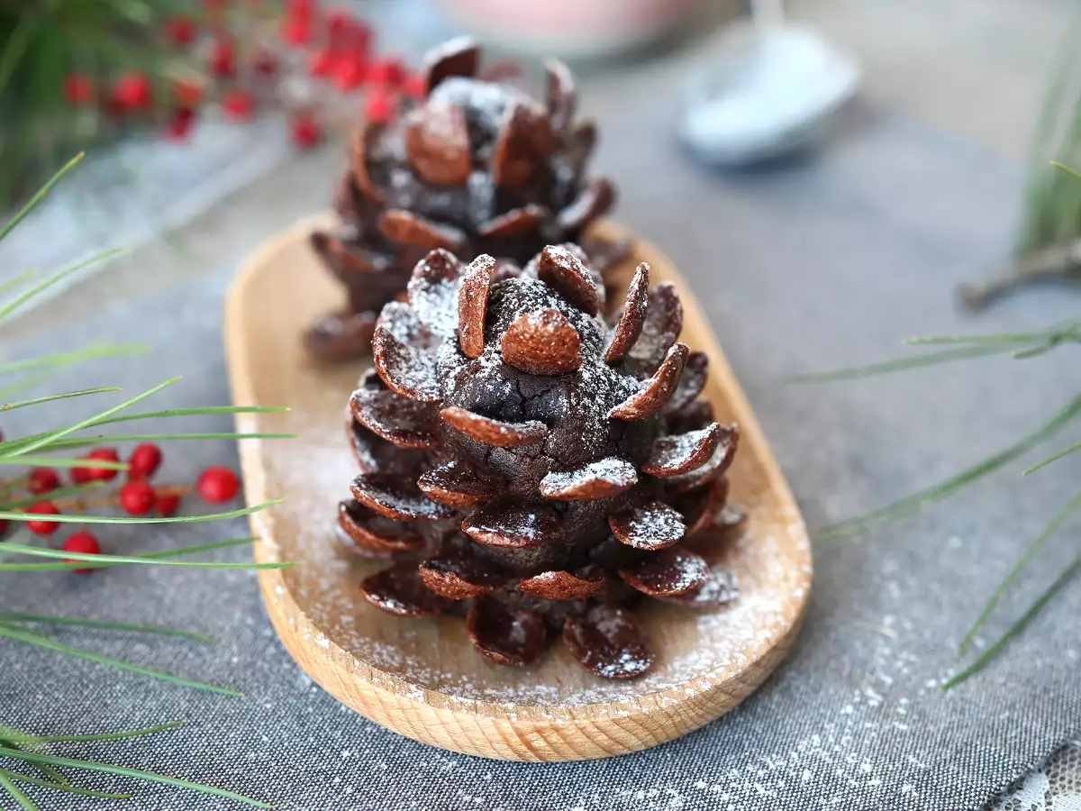 Opskrift Forvandl din brownie til en chokoladepinecone!