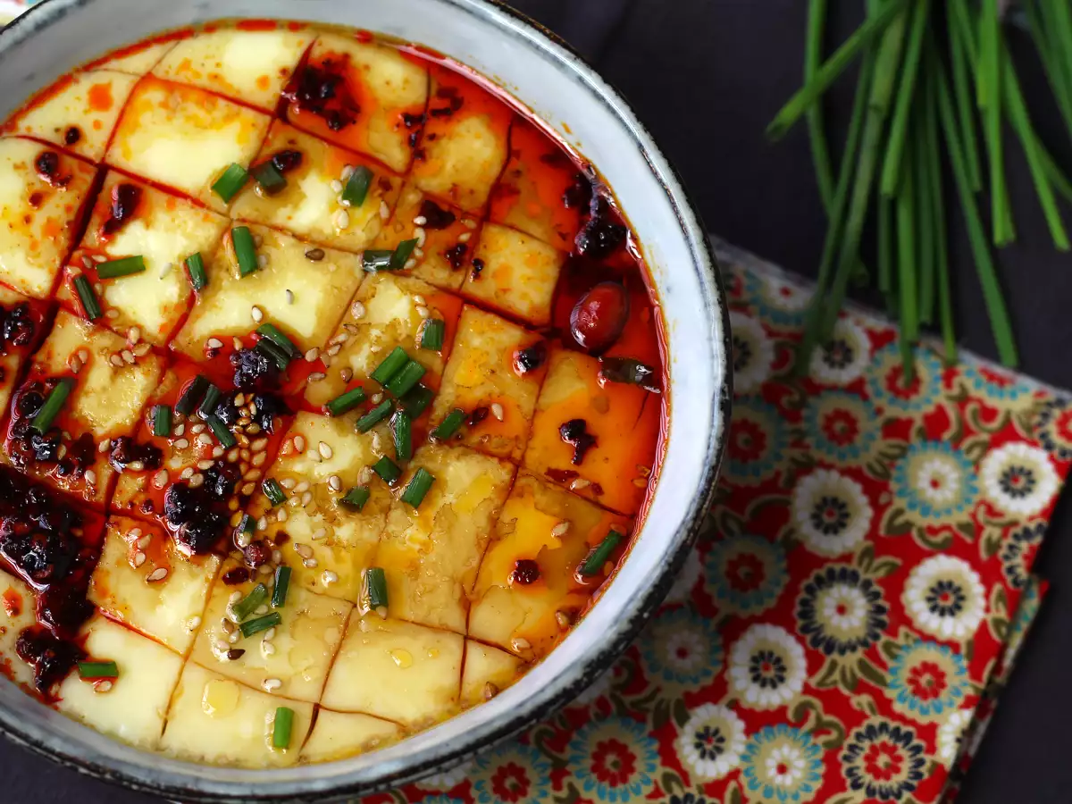 Opskrift Kinesiske dampede æg: den kinesiske opskrift på dampede silkebløde æg med kun to ingredienser!