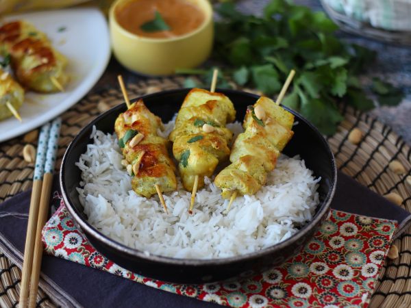 Opskrift Kyllingekebab med sataysauce, en kulinarisk rejse til asien!
