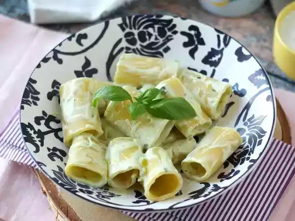 Opskrift Pasta med ricottacreme og basilikum