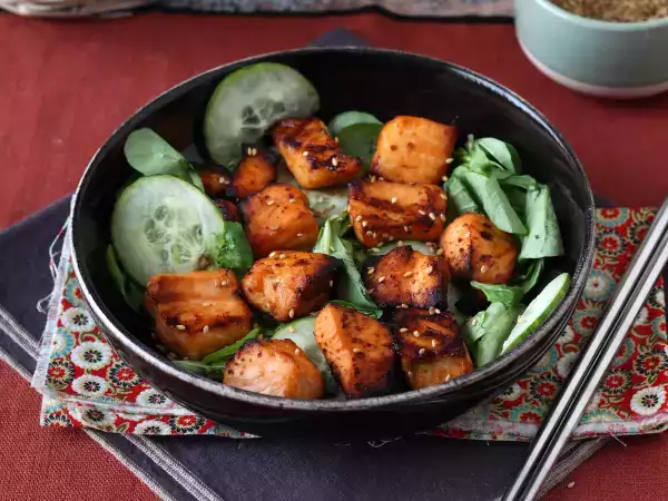 Opskrift Air fryer-laksbidder med asiatisk marinade