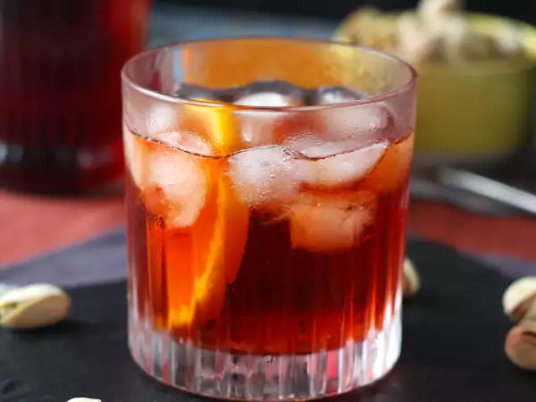 Opskrift Negroni: opskriften med de rigtige doser til at lave den derhjemme