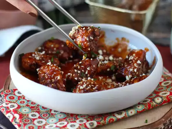 Opskrift Koreansk stegt kylling med krydret gochujang-sauce - dakgangjeong