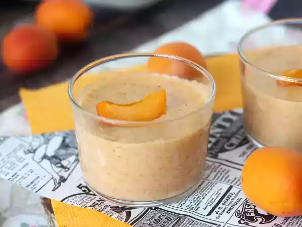 Opskrift En abrikosmousse, der er supernem at lave, uden madlavning og med kun få ingredienser!