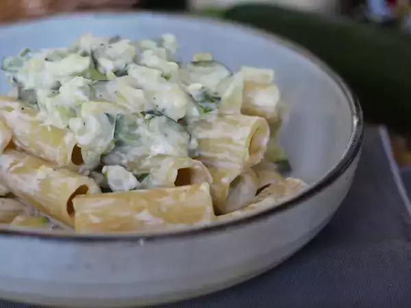 Opskrift Cremet pasta med courgetter, velsmagende og meget hurtig opskrift