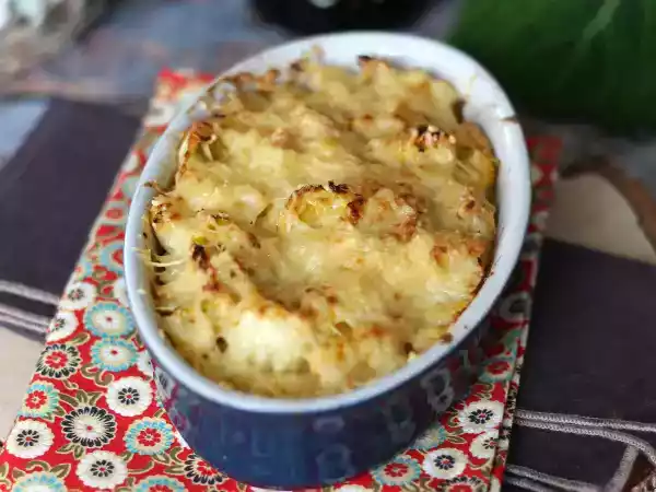 Opskrift Grønkålsgratin med bechamelsauce og ost