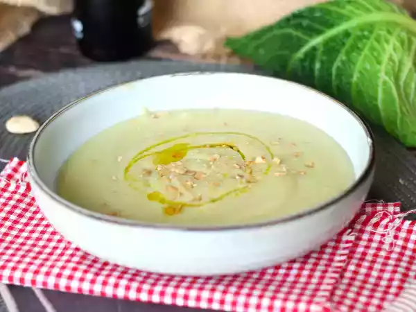 Opskrift Grønkåls- og kartoffelsuppe i hurtigkoger