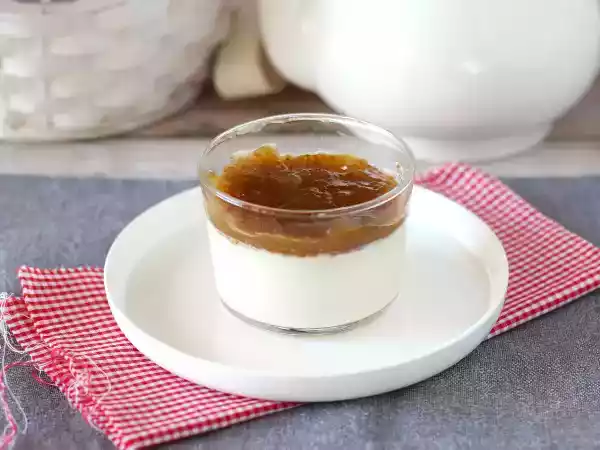 Opskrift Vaniljepanna cotta med figensauce