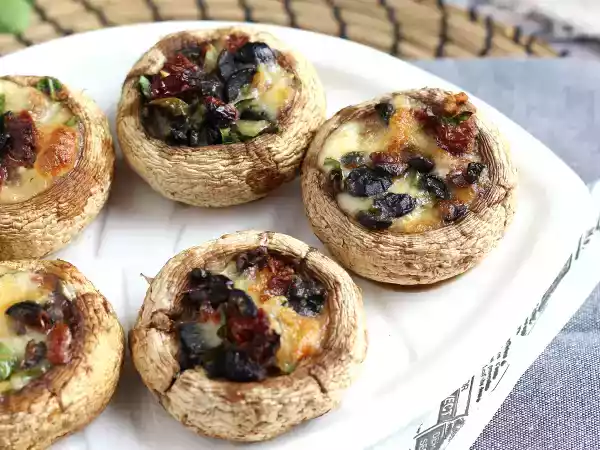 Opskrift Fyldte og bagte svampe (en god idé til en aperitif)