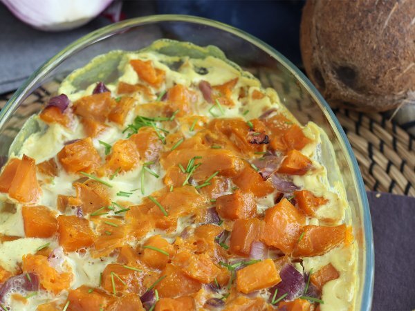 Opskrift Sød kartoffelgratin med kokosmælk og karry