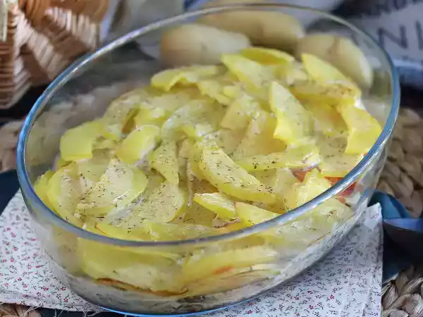Opskrift Nem kartoffel- og røget laksegratin!