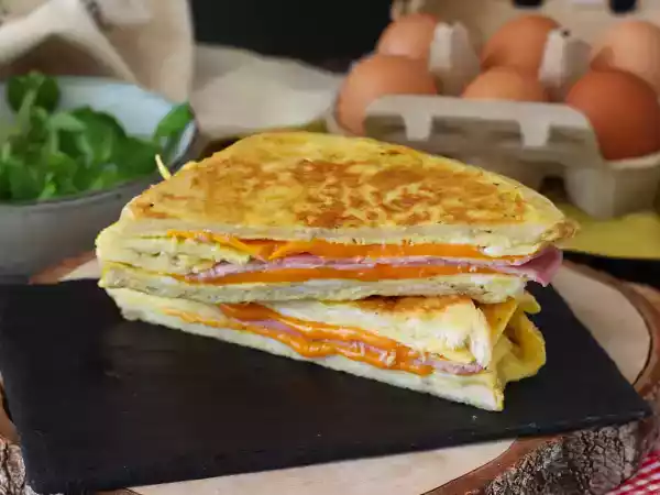 Opskrift Omelet express sandwich - fransk toast omelet sandwich - æggesandwich hack
