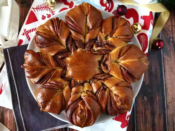 Opskrift Flækket brioche med pålæg