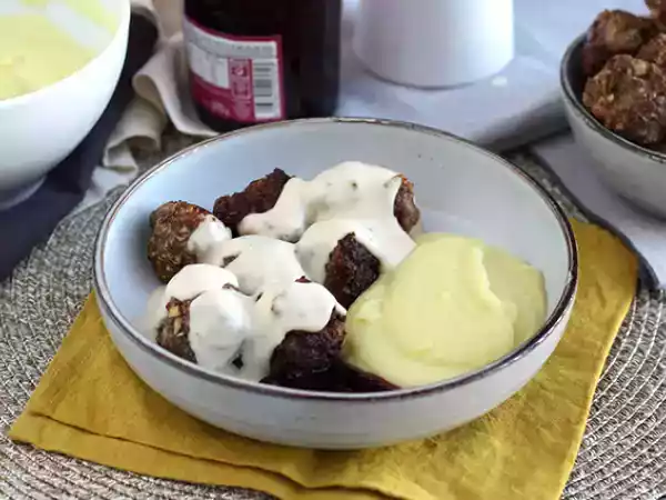 Opskrift Ikea-kødboller med hvid sauce
