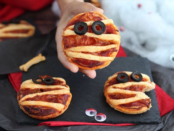 Opskrift Mumiepizza i butterdej