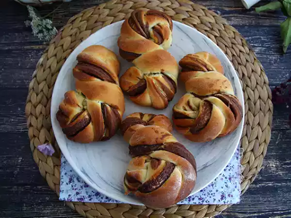 Opskrift Flettede boller med nutella