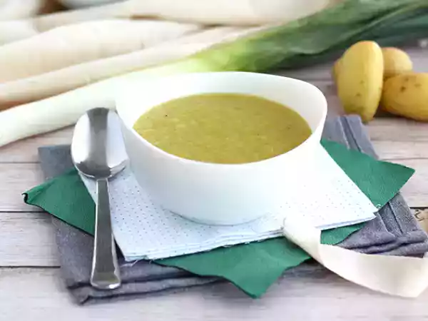Opskrift Hurtig og nem porre- og kartoffelsuppe