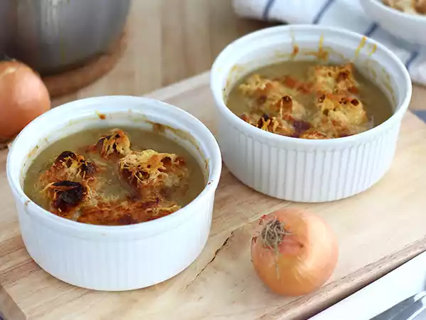 Opskrift Løgsuppe, en klassiker