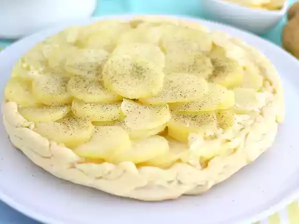Opskrift Tarte tatin med kartoffel og cantal