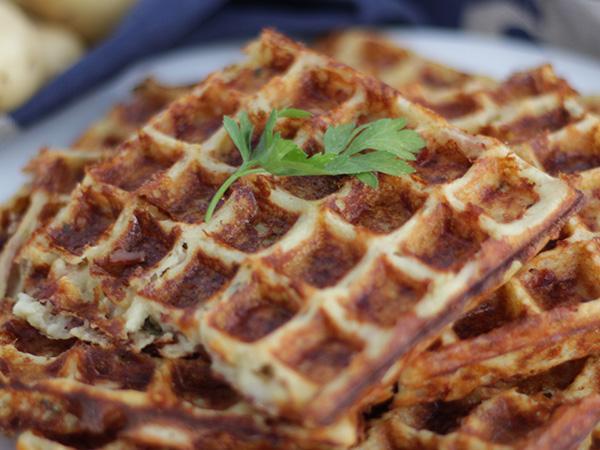 Opskrift Vafler med bacon, comté og kartofler