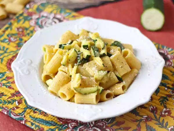 Opskrift Courgette carbonara: den vegetariske opskrift, der er nem at lave